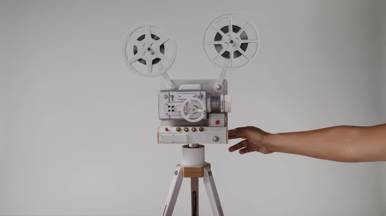 Wooden and white film projector on a tripod, 3D model for Connecticut Make It Here film by Expanse