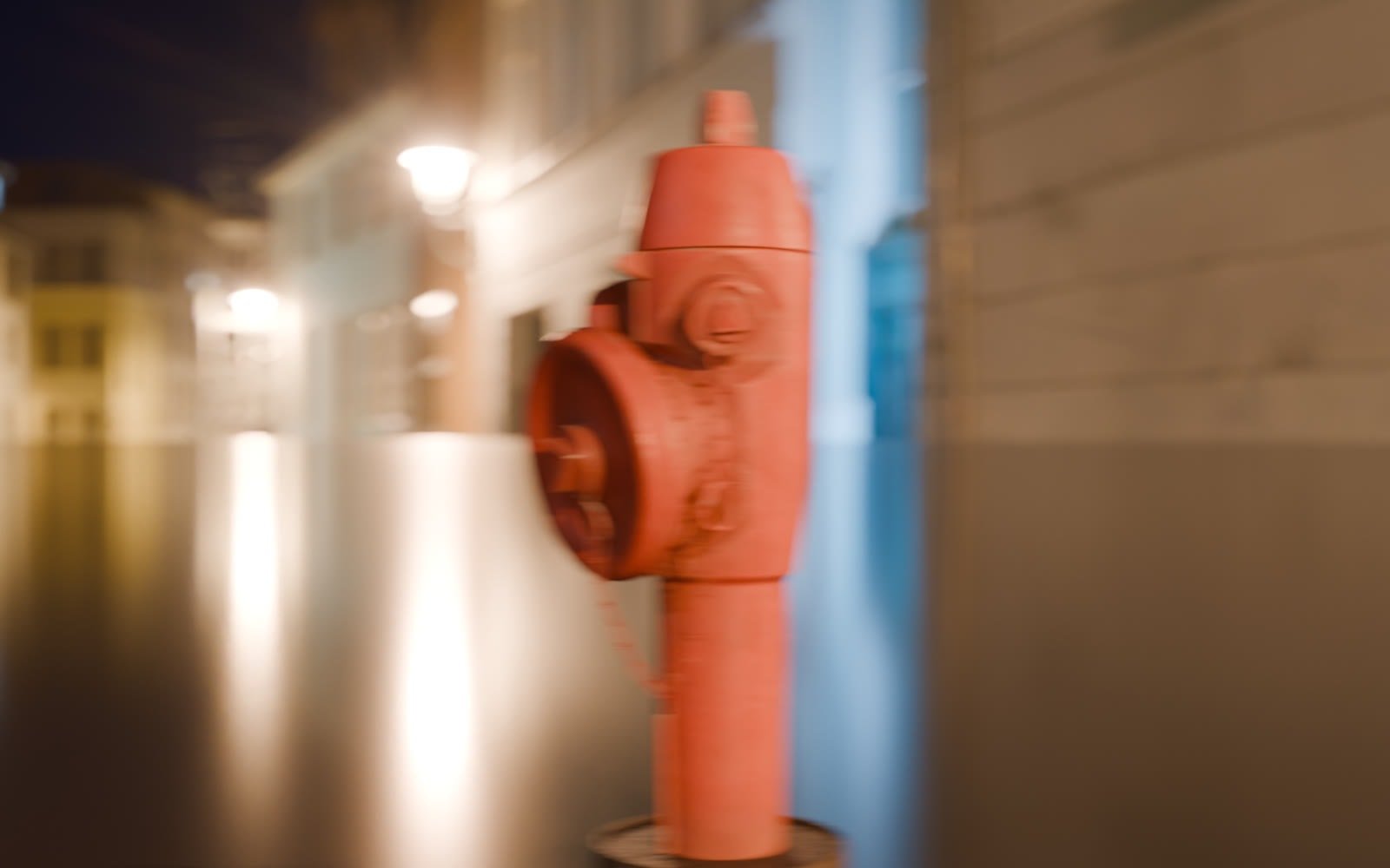 Night street rendered through the Oris Orion-style Anamorphic 50mm T2 lens